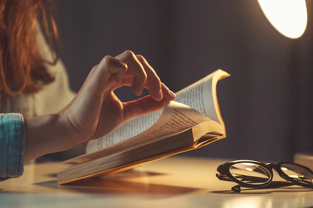 7 BOOKS THAT EVERY BUSINESS STUDENT SHOULD READ.