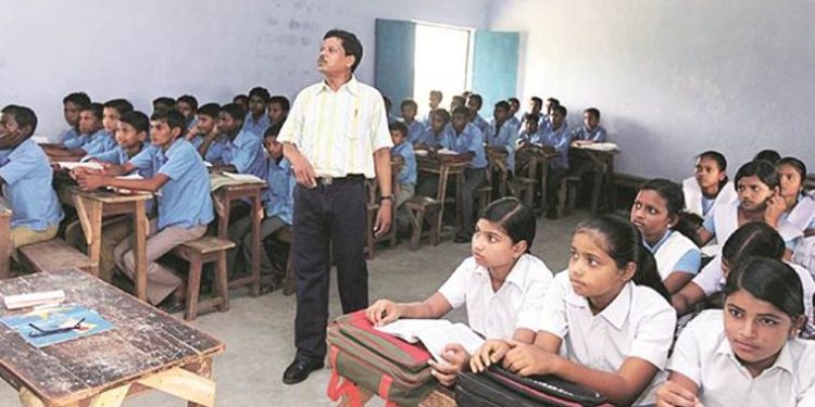 Delhi Govt. to discontinue re-employment of teachers and principals Delhi-govt-says-no-to-reemployment-of-teachers
