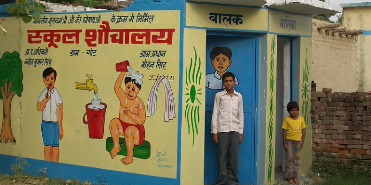 No water in 72% school toilets built by Central Public Sector Enterprises Indian-school-toilets-poor-sanitasion