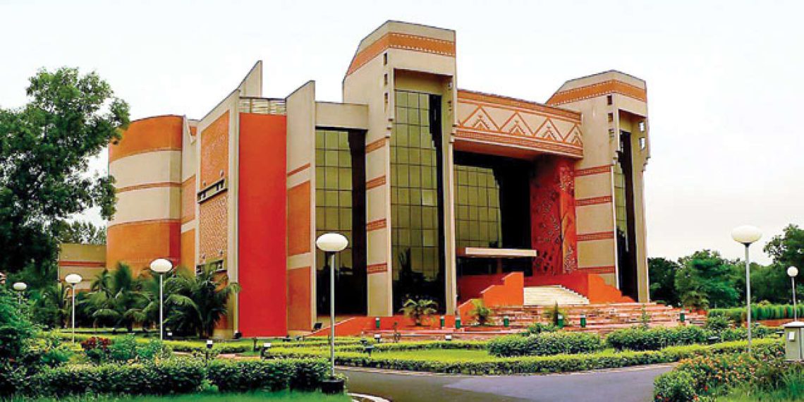 WB Collaborates with IIM Calcutta to Set up TDAC