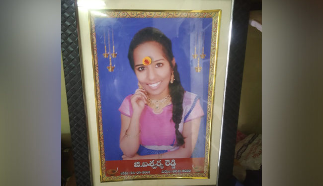 Lady Sri Ram College staff council cornered over student's suicide Lady Sri Ram College staff council cornered over student’s suicide