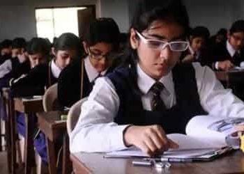TN: Private schools concerned about the increased politicization of schools. TN: Private schools concerned about the increased politicization of schools.