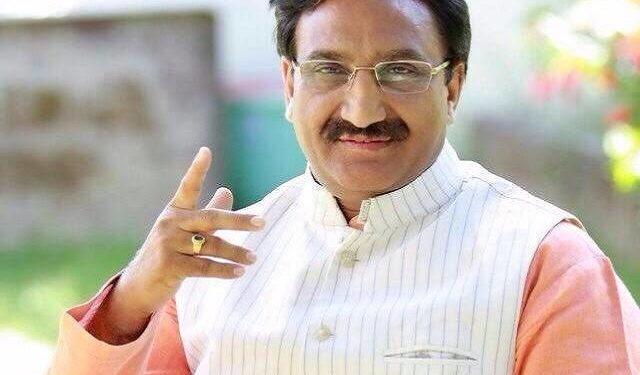 Education Minister Ramesh Pokhriyal conferred with the Vatayan Lifetime Achievement Award Education Minister Ramesh Pokhriyal conferred with the Vatayan Lifetime Achievement Award