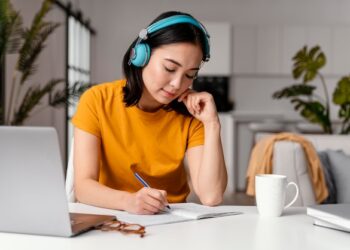 What makes an online degree superior than a traditional degree?