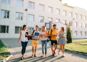Canada -Top 10 MBA Programs Top 10 MBA Programs in Canada.