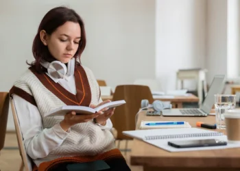 The majority of Americans make less money than their parents. Community colleges: able to close the gap? The majority of Americans make less money than their parents.