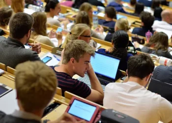 The Future of Education: How Technology is Revolutionizing the Classroom The Future of Education: How Technology is Revolutionizing the Classroom